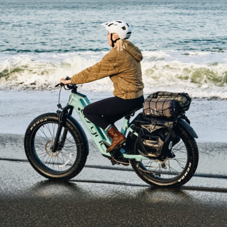 Cyrusher Aura electric bike on a ride 2