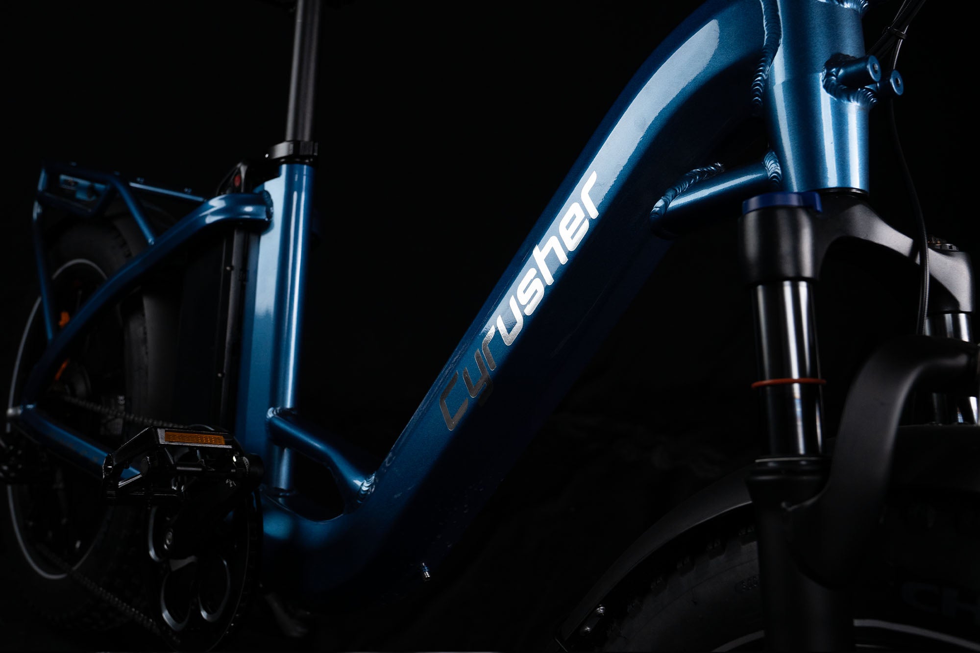 Cyrusher Rumble 2.0 – Step-Through Frame Design
